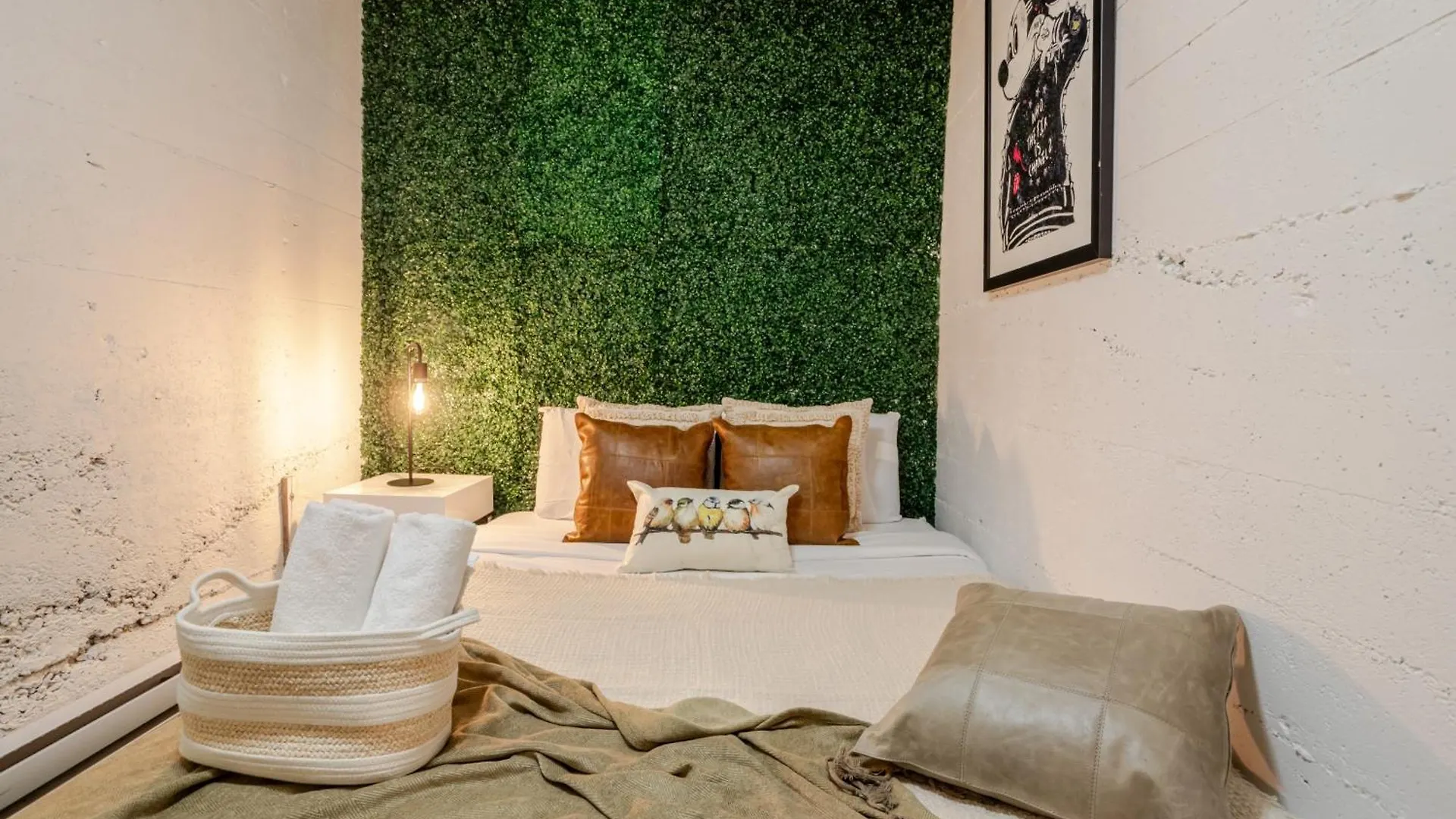 Majestic Villa In Downtown Griffintown Montreal