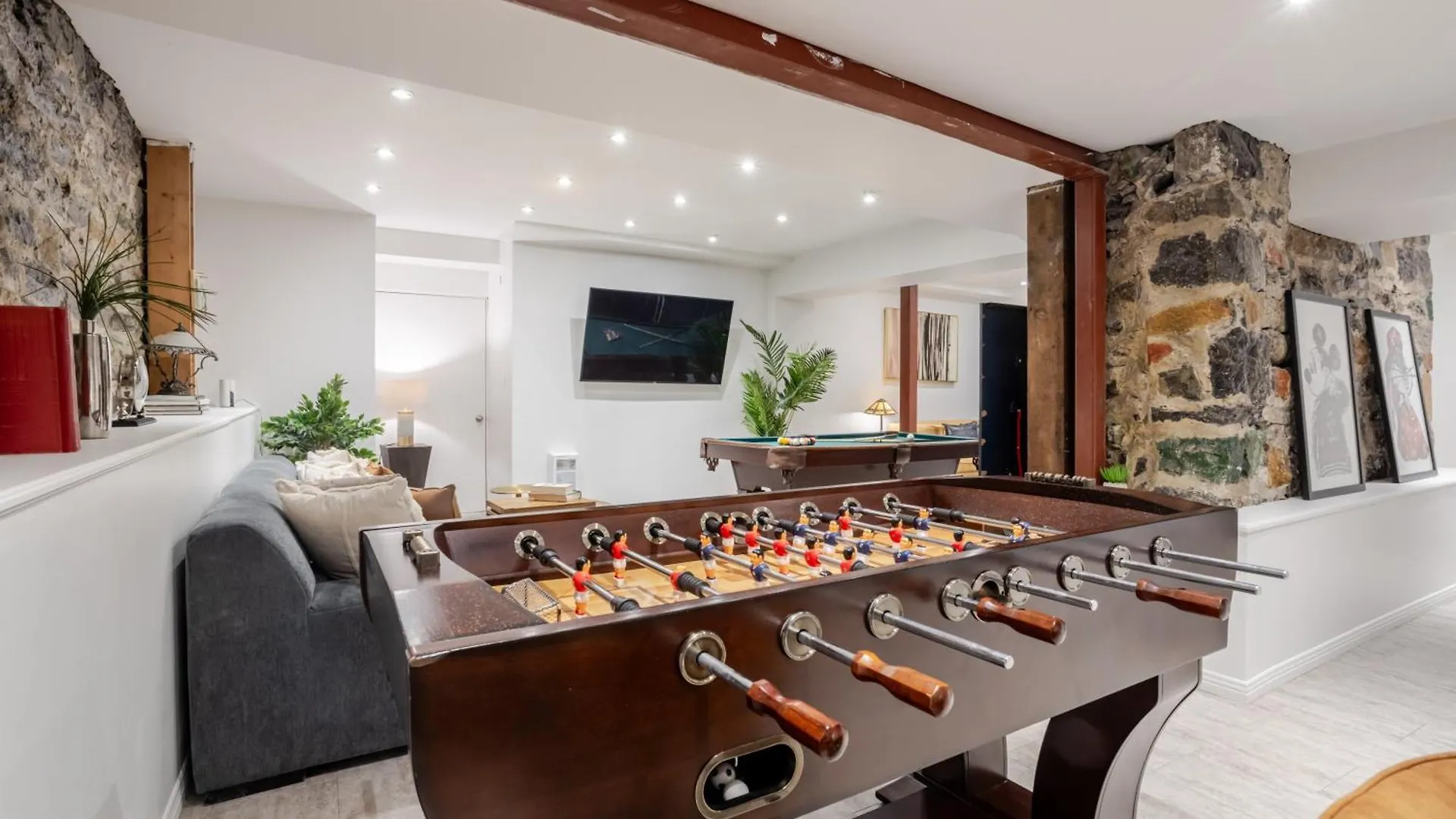 Majestic Villa In Downtown Griffintown Montreal