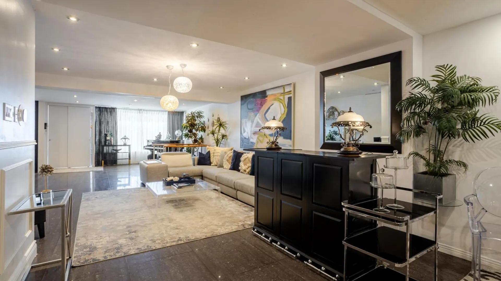 Majestic Villa In Downtown Griffintown Montreal
