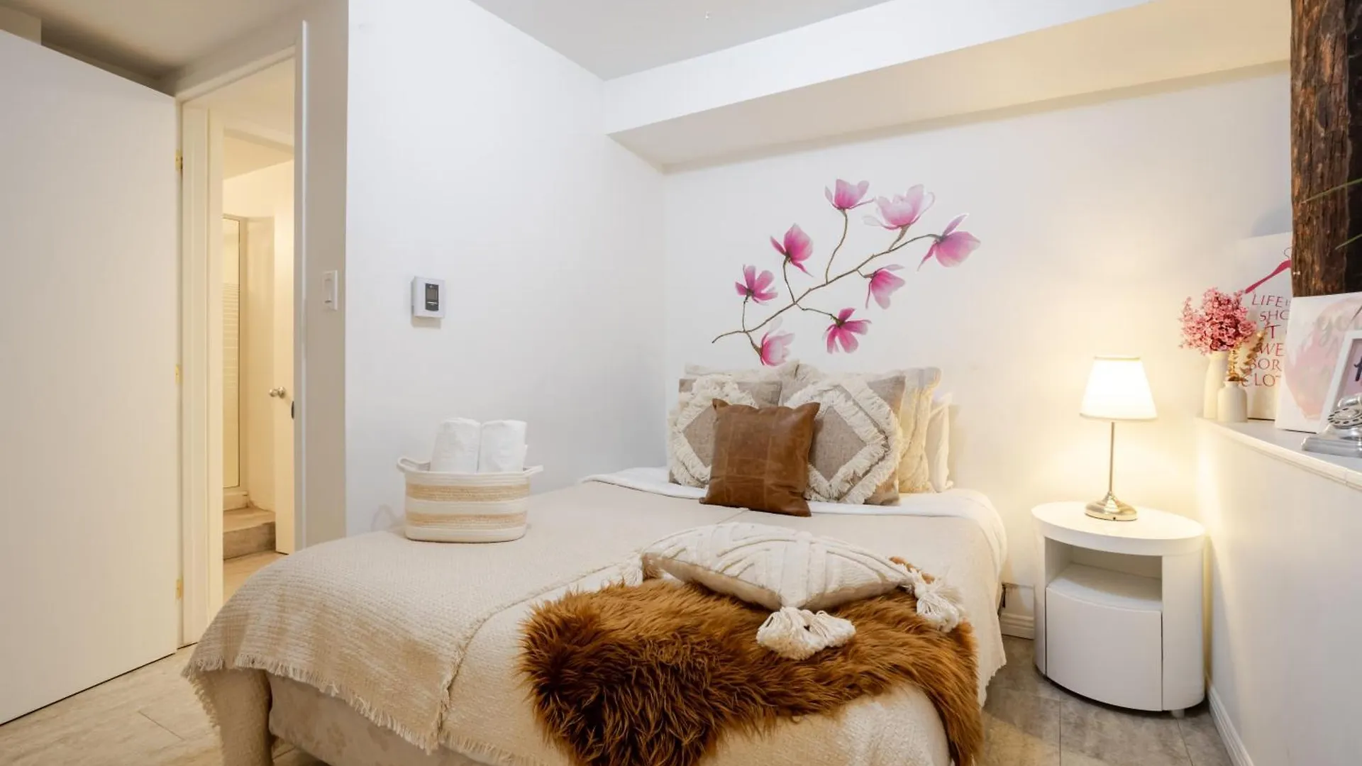 Majestic Villa In Downtown Griffintown Montreal