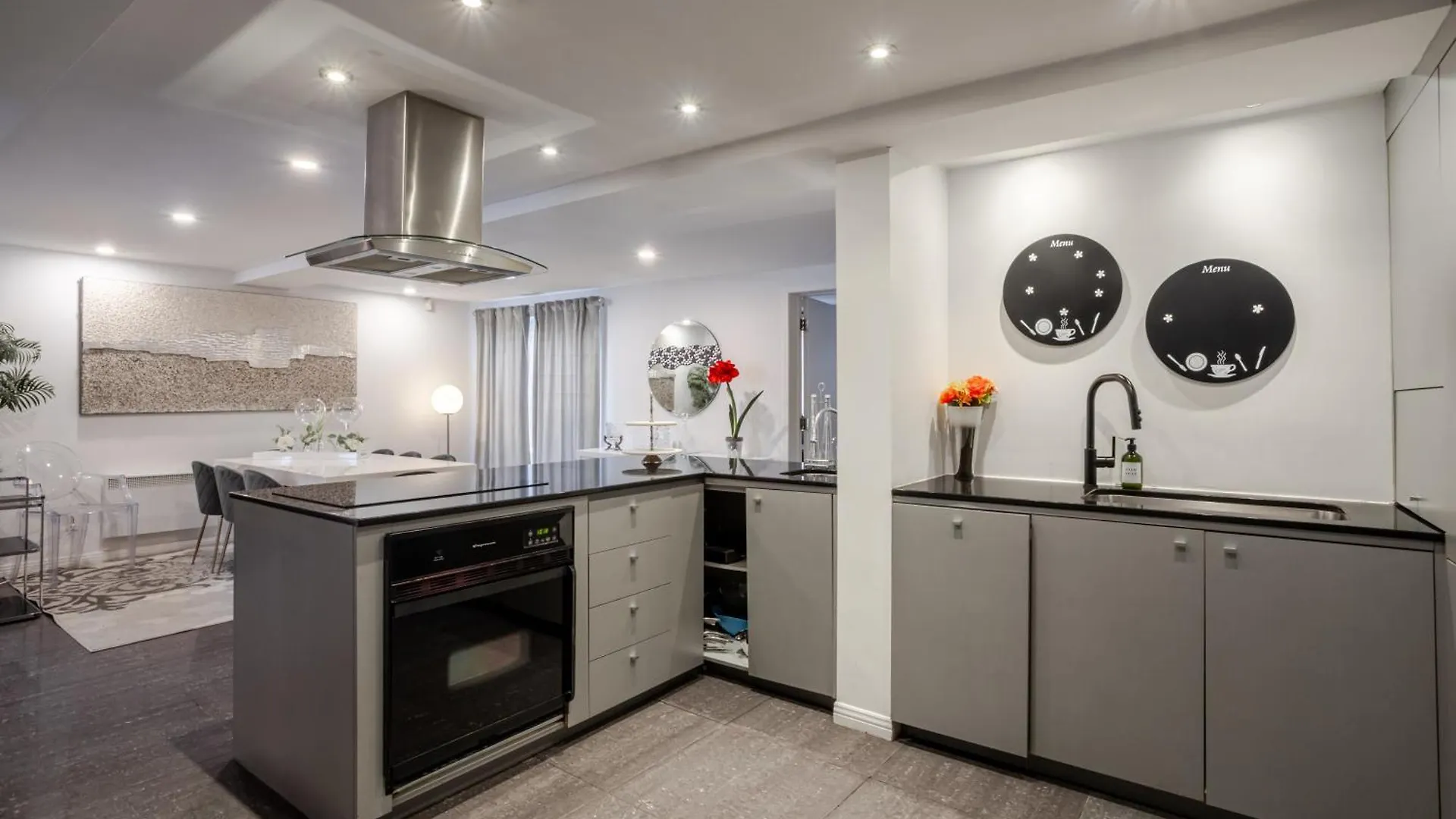 Majestic Villa In Downtown Griffintown Montreal